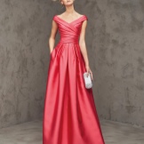 Evening dress from Pronovias red