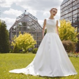 Wedding dress from Tulipia with train