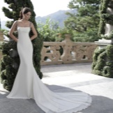 Dress with a train spring white