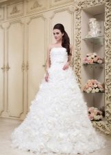Magnificent wedding dress by Yusupova Couture