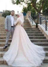 Wedding fluffy dress with train