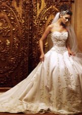 Magnificent wedding dress with rhinestones