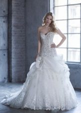 Wedding dress with hip loop