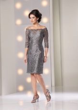 Evening dress with boat neckline