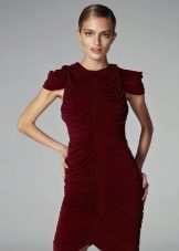 Evening dress short with a sleeve wing