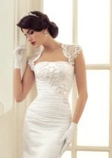 Making the top of the dress lace