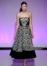 Evening dress in retro at prom