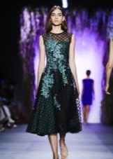 Evening dress with appliqué around the waist