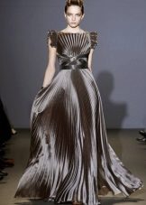 Evening dress with draping on the bodice