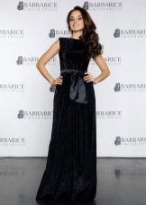 Velvet black dress to the floor