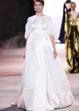Wedding dress white with a fluffy sleeve
