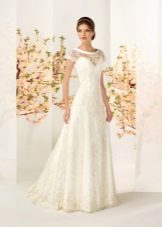 Cream wedding dress from the brand doll