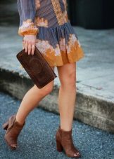 Brown ankle boots for a blue mustard dress