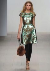 Shoes and bag to color dress