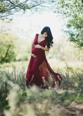 Photoshoot pregnant in a dress