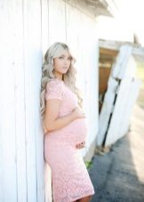 Photoshoot pregnant in a dress