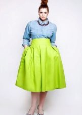 Dress for full with a high waist