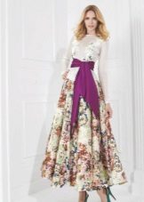 Dress with floral print on a long sleeve skirt