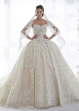 Wedding fluffy dress with lace