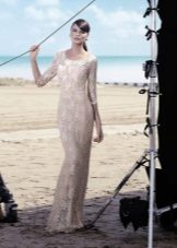 White lace dress to the floor