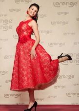 Red dress for pregnant women