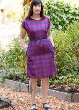 Midi dress with staples in plaid