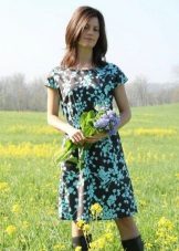Medium floral dress with staples