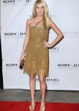 Sandals to the dress straight silhouette