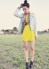 Denim jacket and scarf for a straight silhouette dress