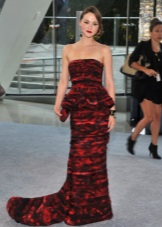 Long dress with basky and train