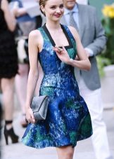 Clutch to dress with a corset