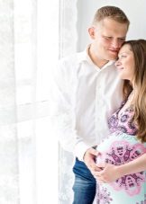 Simple sundress for pregnant women