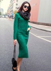 Knitted mid-length dress with long sleeves