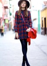 Accessories and jewelry for a checkered dress