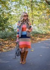 Knitted dress in a wide color strip