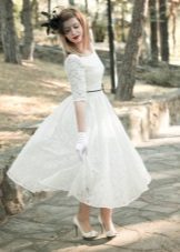 Guipure wedding dress in the style of the 50s