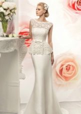 Long wedding dress case of lace and satin with basky