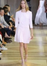 Summer dress with fitted sleeves