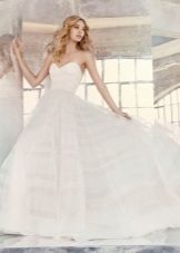 Luxurious summer wedding dress