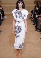 Summer dress with a short sleeve sleeve