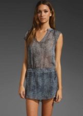 Dress with low waist for the figure of a triangle