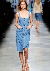 Denim dress, dress of the average length on the buttons