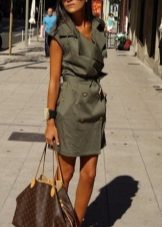 Dress in a military style