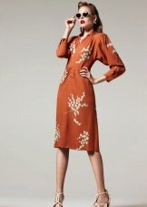 Dress in the style of the 40's with sleeves