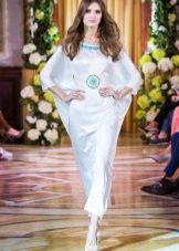 Evening dress with wide sleeves