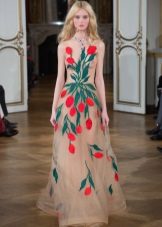 Slim evening dress with print