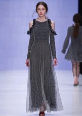 Fitted dress with cutouts on the sleeve