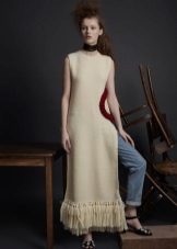 Fitted dress knitting to the floor