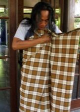 Burma Sarong - Tying Way