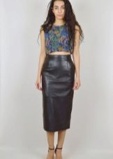 What to wear with a black leather pencil skirt